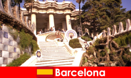 バルセロナの観光客のための最高のハイライトと観光スポット