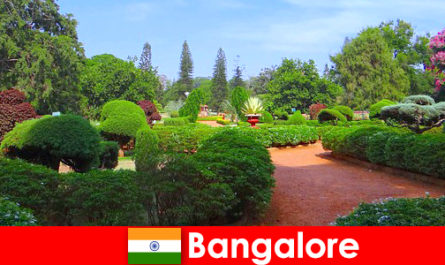 バンガロールのホリデーメーカーは、落ち着いた美しい公園や庭園が大好きです