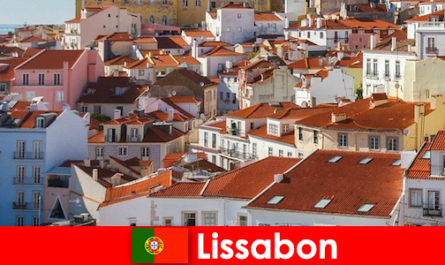 ビーチの太陽とおいしい食べ物と沿岸都市のトップの目的地をリスボン