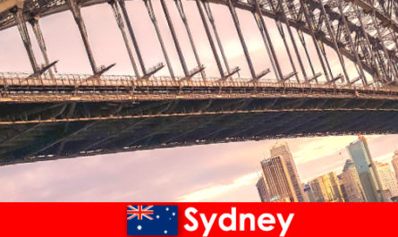 橋のあるシドニーはオーストラリアの旅行者に非常に人気のある目的地です