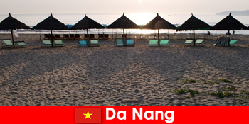 ダナンベトナムのホリデーメーカーのための美しい砂浜の高級リゾート