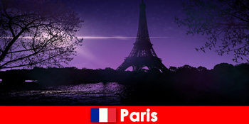 慎重な事件のためのパートナーを探している愛の外国人のフランスパリ市
