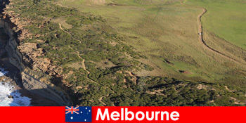 冒険の観光客のためのメルボルンオーストラリアのエキサイティングな自転車ツアー