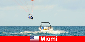 世界中からのウォータースポーツ観光客のためのマイアミ米国へのトップ価格