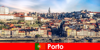 鉄道で旅行のためのポルトポルトガルへの春の旅行