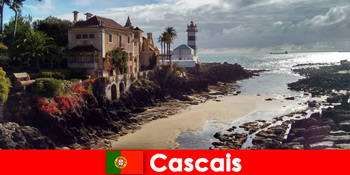 カスカイスポルトガルの絵のように美しい町への群がった写真観光
