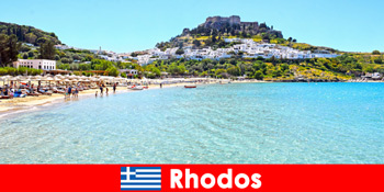 ロードス島ギリシャの水中世界でダイバーのためのアクティブな休日